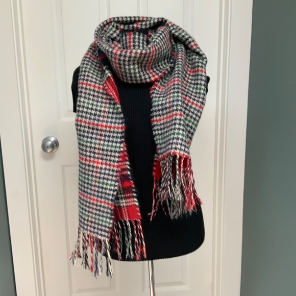 Reversible Plaid Scarf - Picture 2 of 4